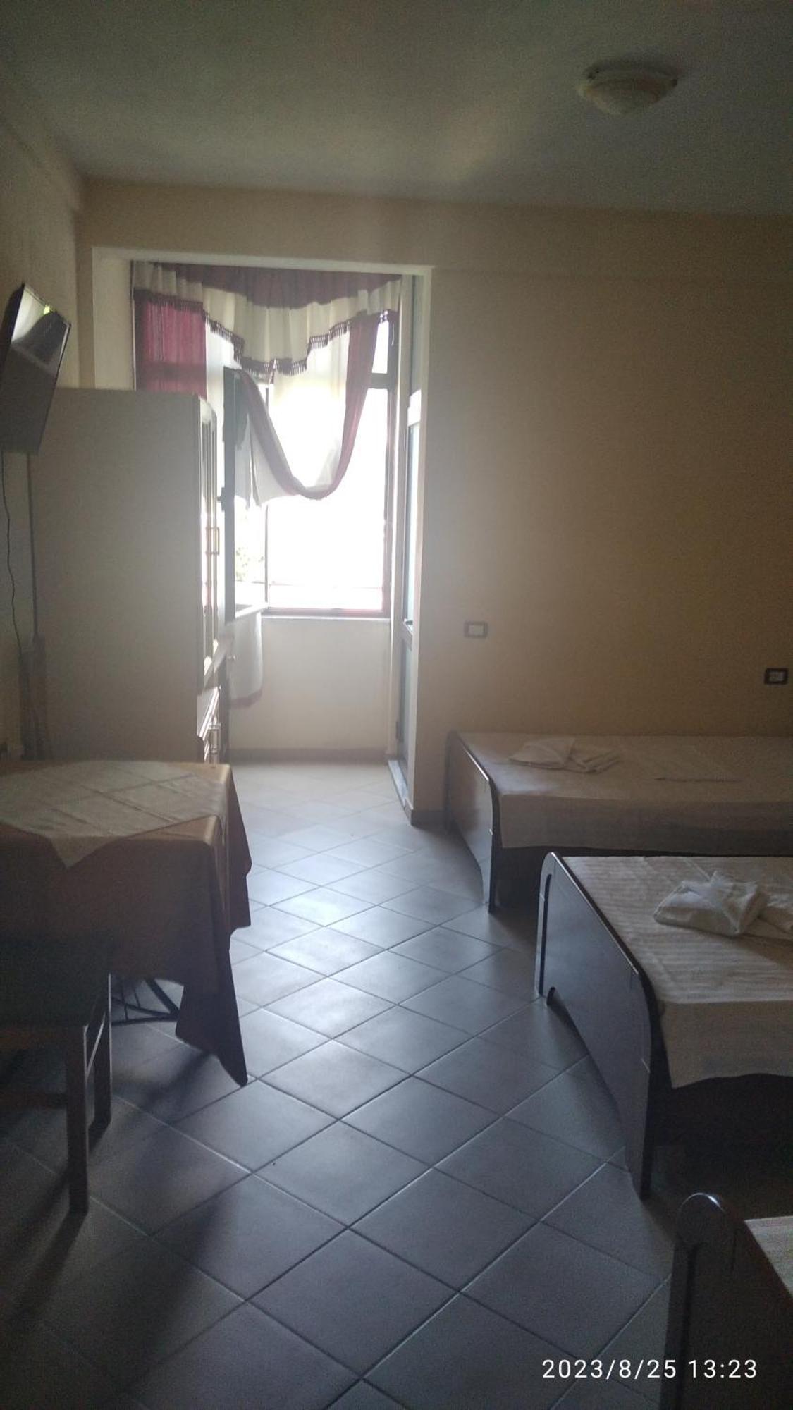 Hotel Saint Marena Pogradec Zimmer foto