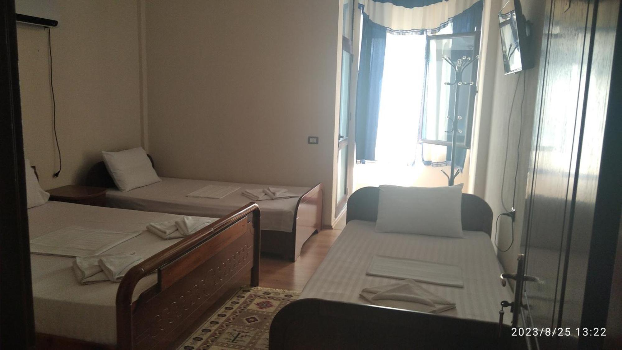 Hotel Saint Marena Pogradec Exterior foto