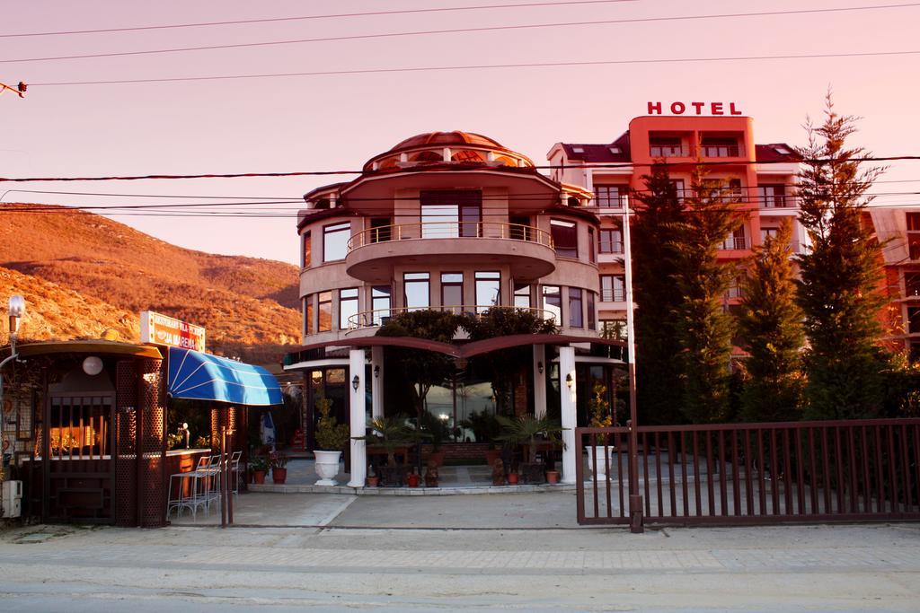 Hotel Saint Marena Pogradec Exterior foto